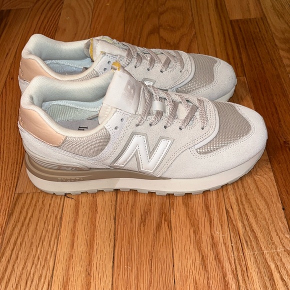 New Balance Women’s 574 Sneakers - Picture 2 of 5